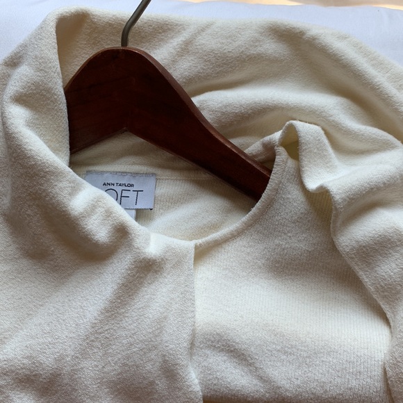 Ann Taylor Loft cream turtleneck sweater with tie detail. - Picture 6 of 6